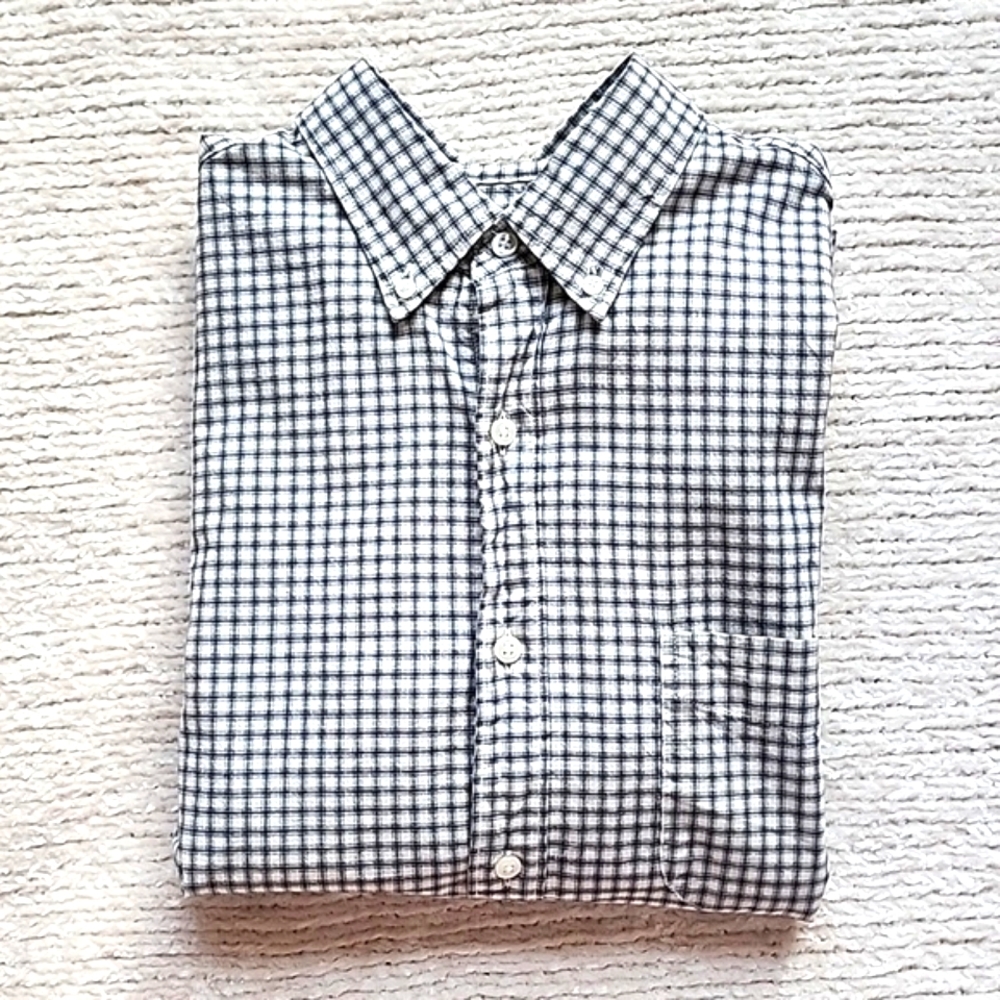 Men's J Crew Long Sleeve Button Down.  M